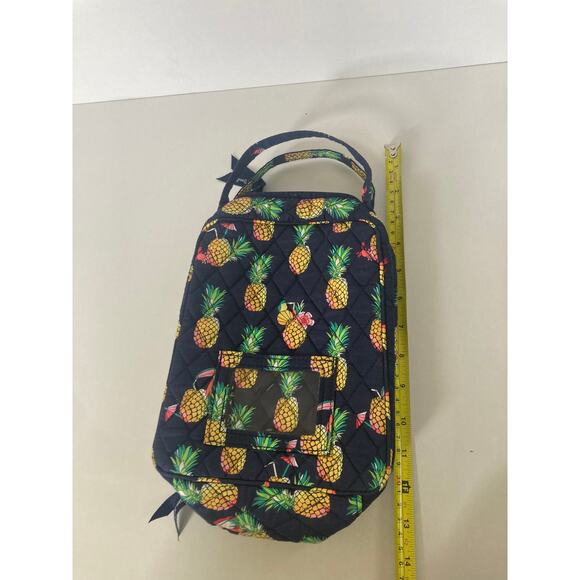 VERA BRADLEY insulated quilted lunch bag in Lighten Up Toucan Party *retired* - Picture 3 of 7